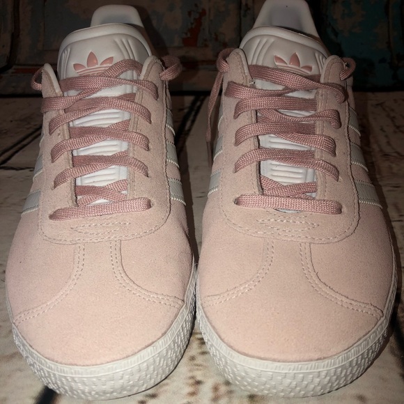 pink adidas gazelle shoes